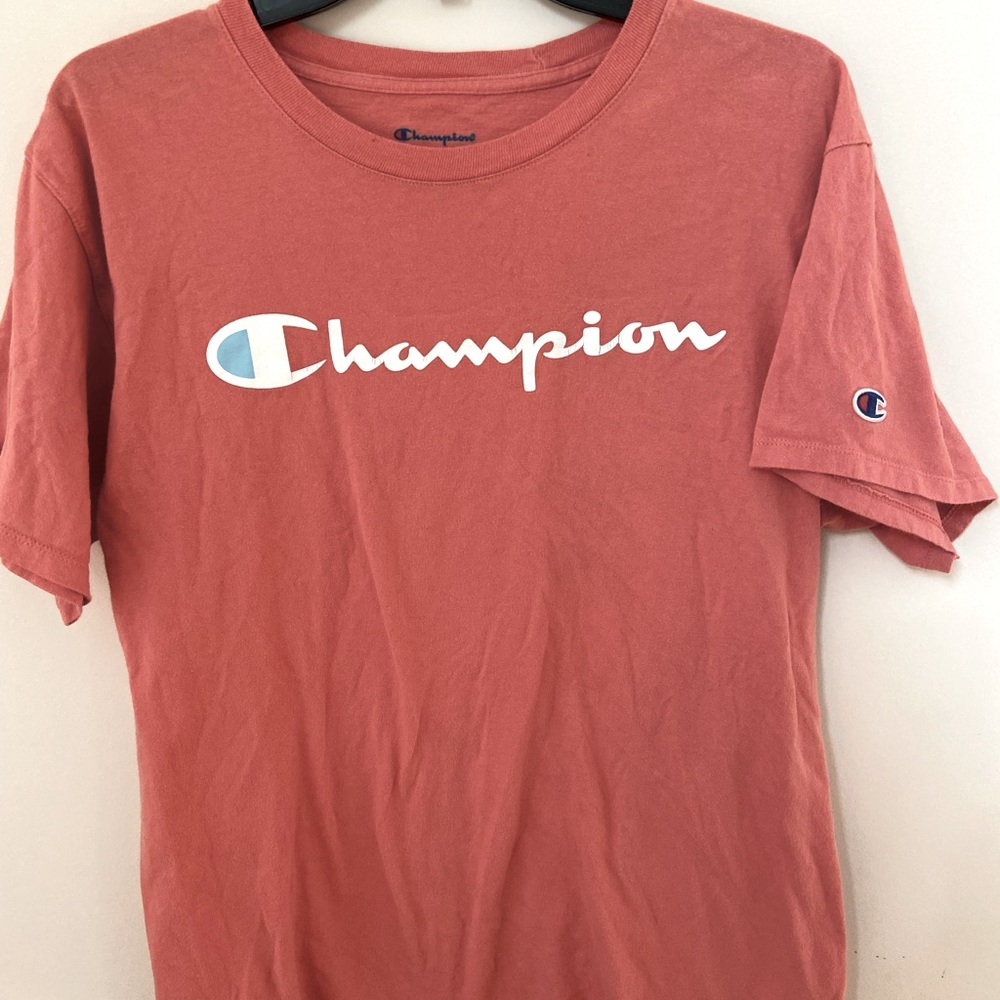 Champion medium tshirt